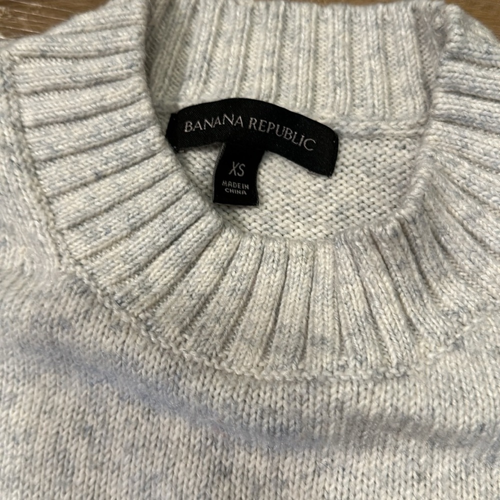 Banana Republic Gray with Flecks Sweater Size XS - Picture 2 of 7